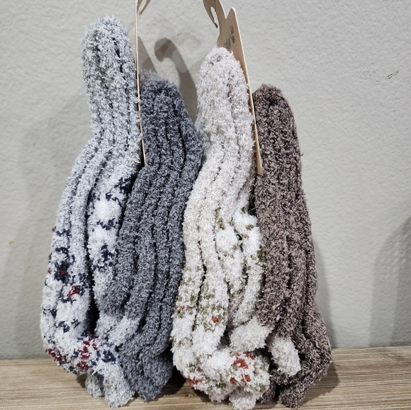 BEARPAW 4 Pairs Cozy Crew Socks Shoe size 9-12 sock size 10-13 - Picture 2 of 4